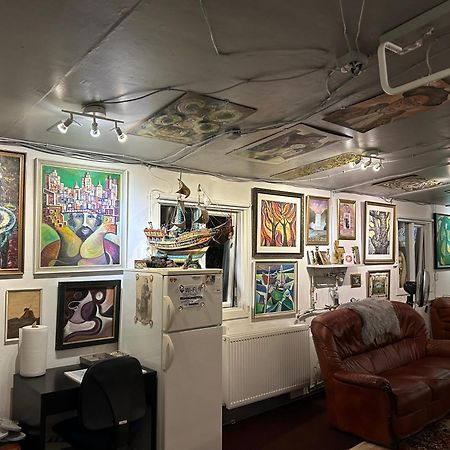 Njarthvik Brimarsbru Sleep Inn-Art Gallery מראה חיצוני תמונה