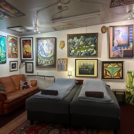 Njarthvik Brimarsbru Sleep Inn-Art Gallery מראה חיצוני תמונה