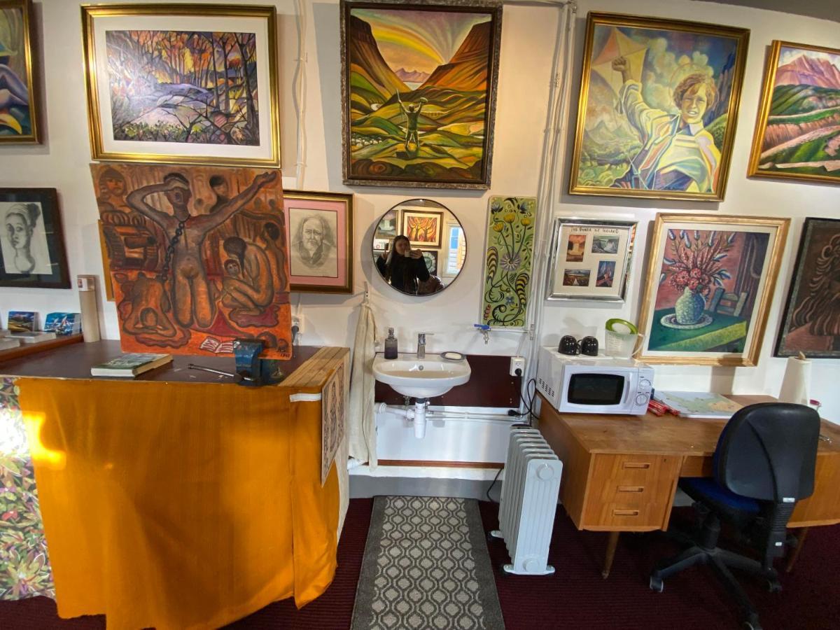 Njarthvik Brimarsbru Sleep Inn-Art Gallery מראה חיצוני תמונה