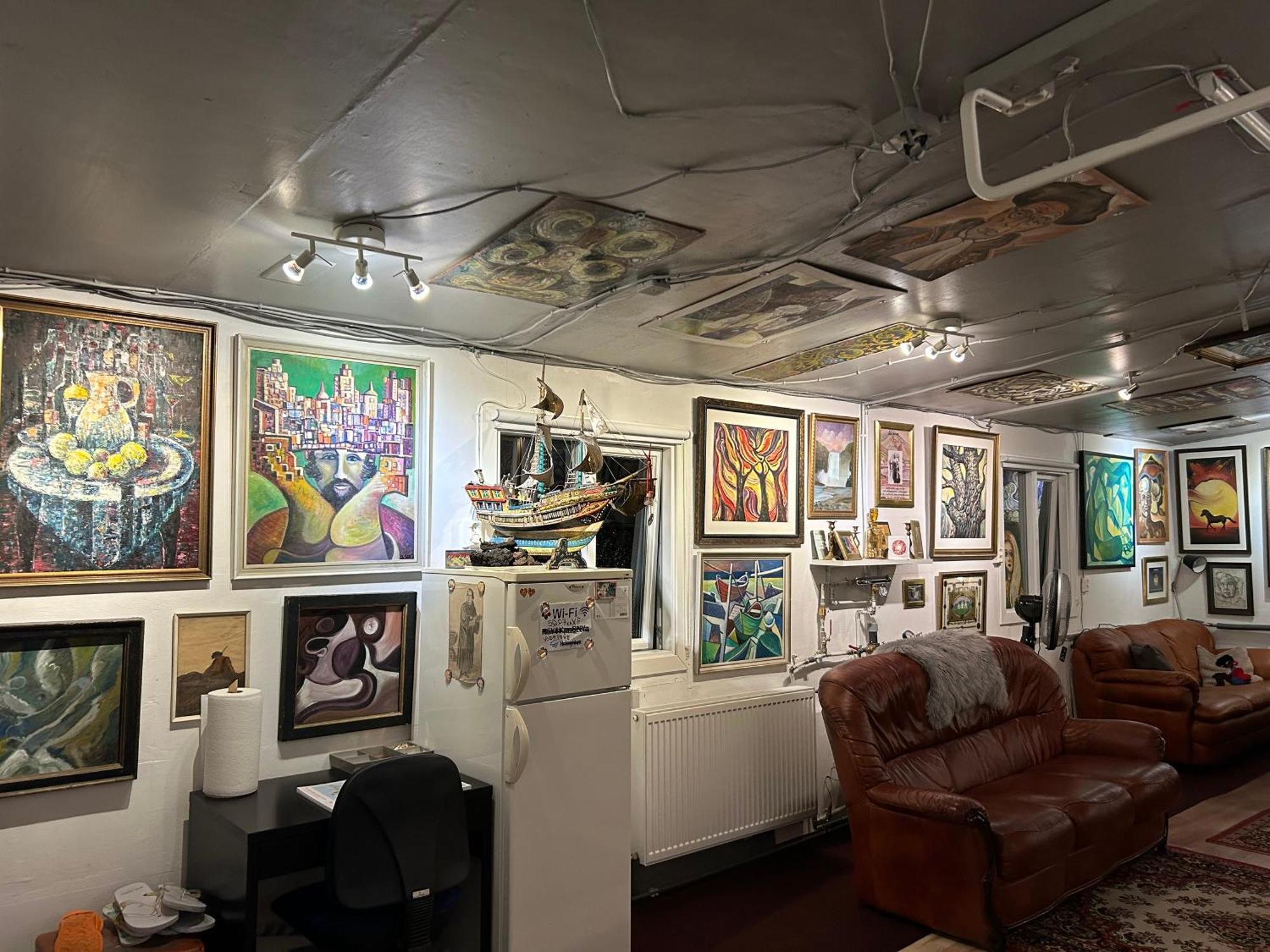 Njarthvik Brimarsbru Sleep Inn-Art Gallery מראה חיצוני תמונה
