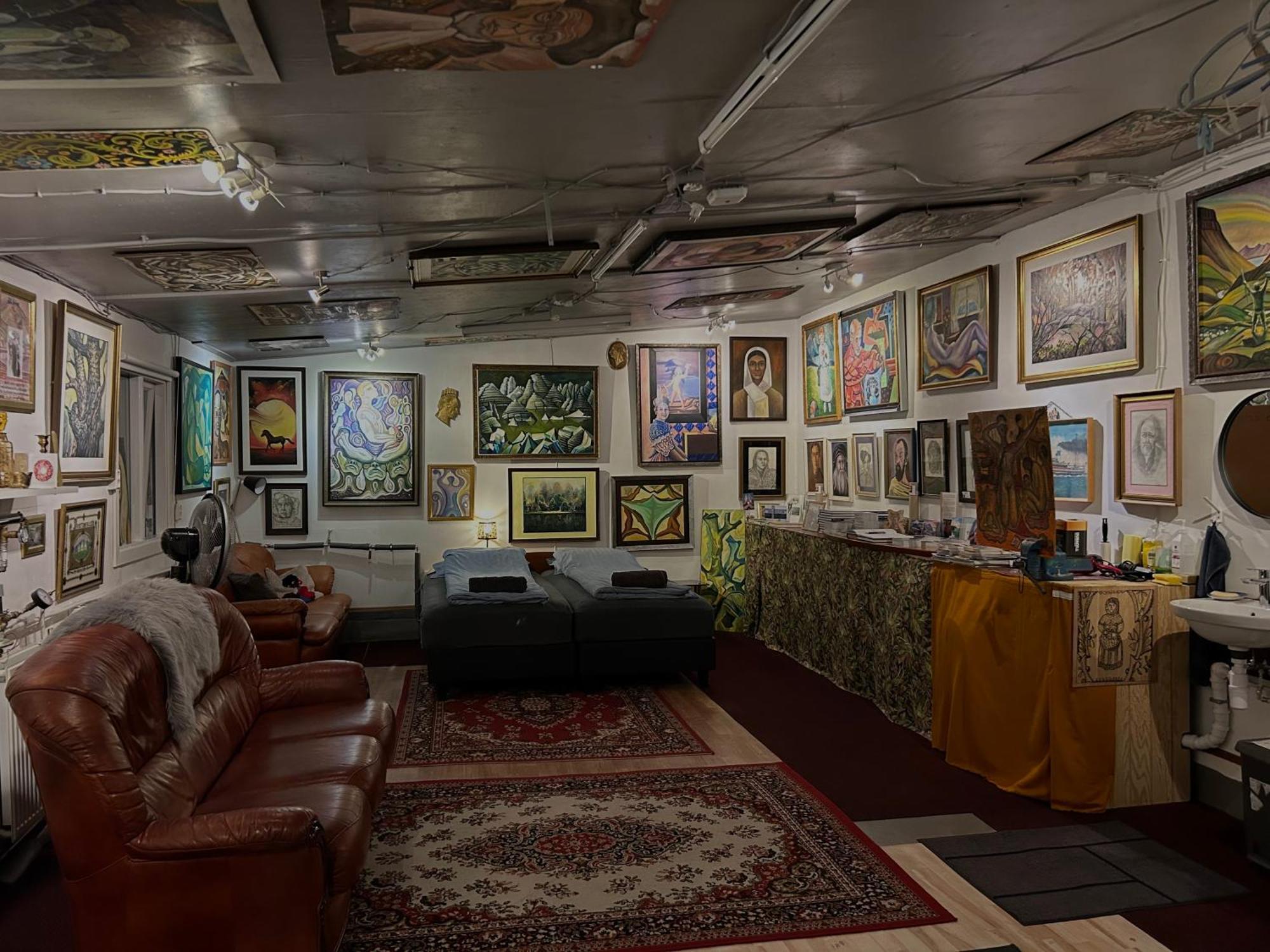 Njarthvik Brimarsbru Sleep Inn-Art Gallery מראה חיצוני תמונה